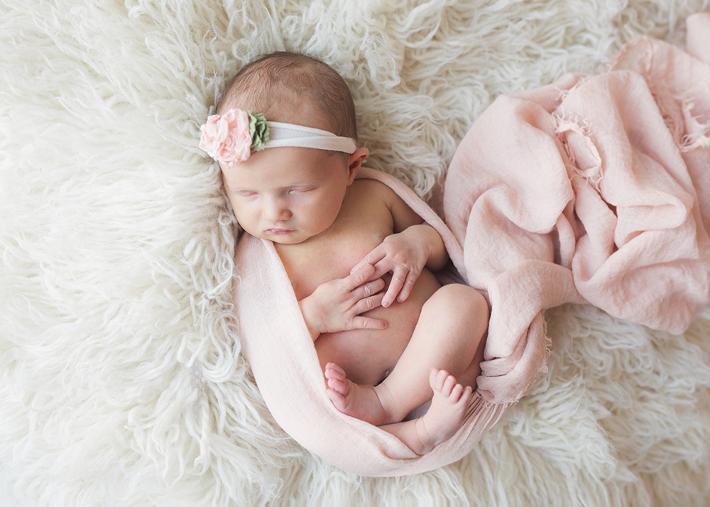 Edmonton Newborn Photographer_Taylor Sneak Peek 10.jpg