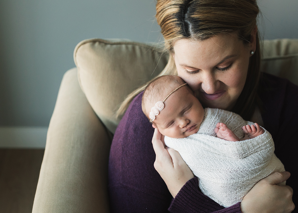 Edmonton Newborn Photographer_Taylor Sneak Peek 3.jpg