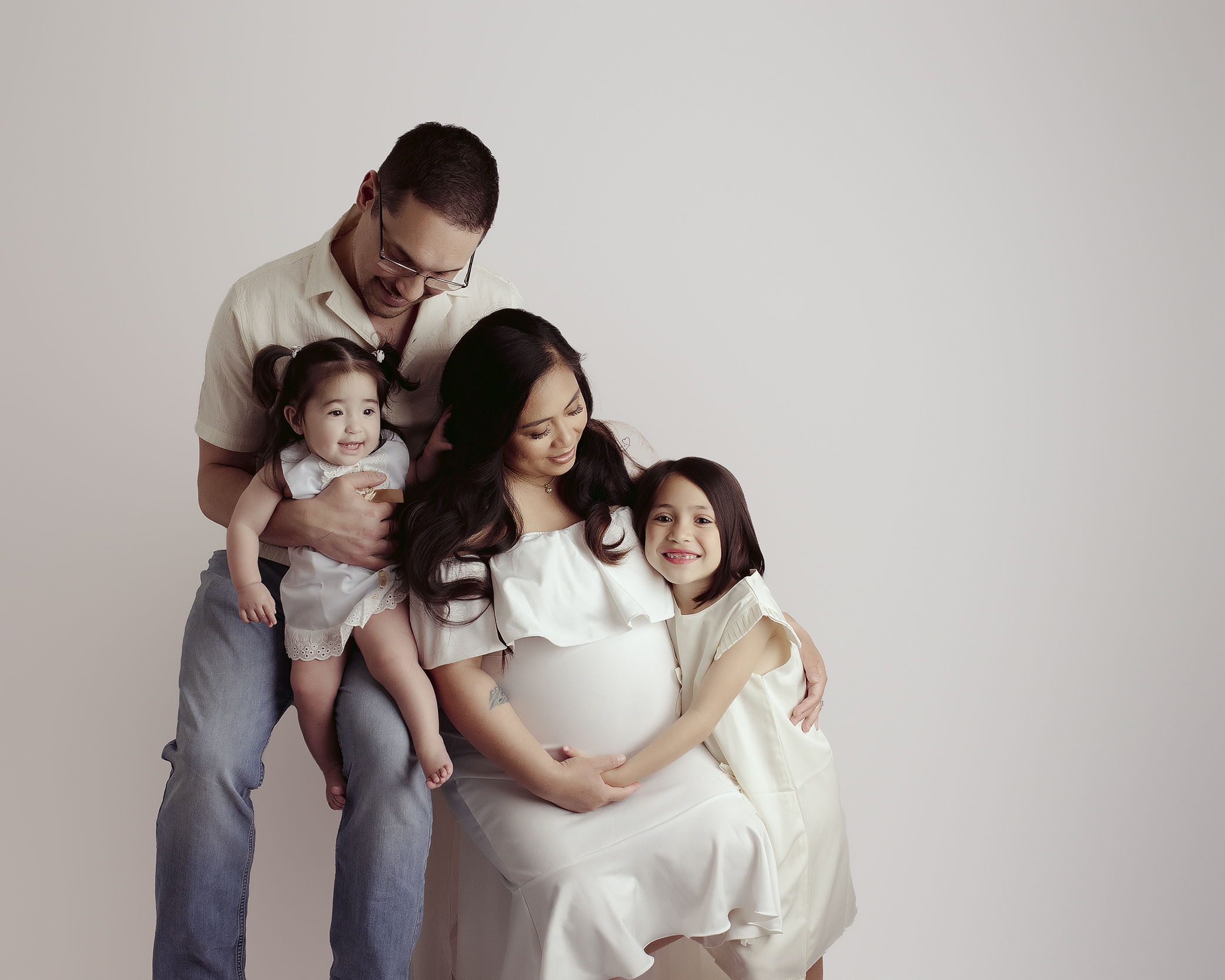 Family maternity session by Kelsie Kelly Photographer Edmonton Maternity Photography