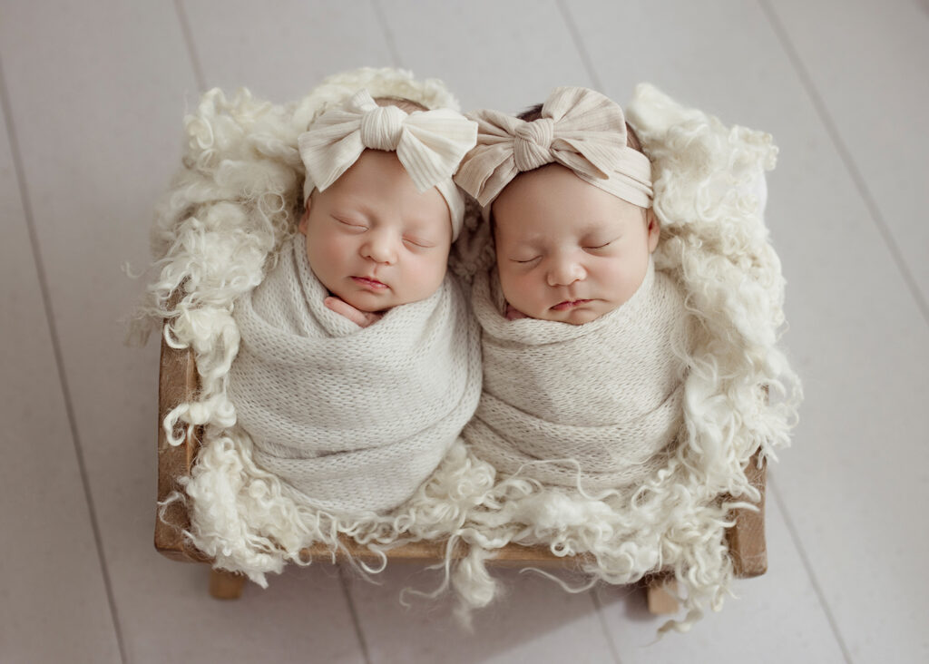 Twin newborn photography in Edmonton by Kelsie Kelly Photographer