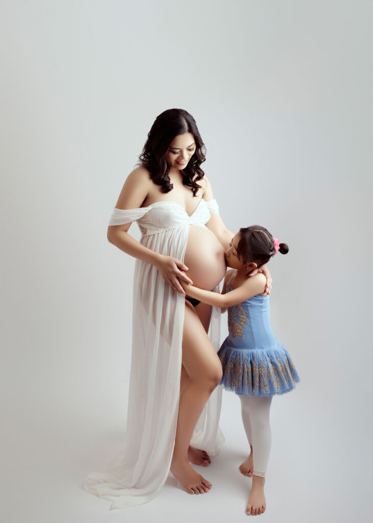 Edmonton Maternity Portraits by Kelsie Kelly Photographer 2025 